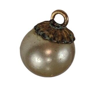 Vintage Faux Pearl Pendant With Gold-Tone Cap  A411